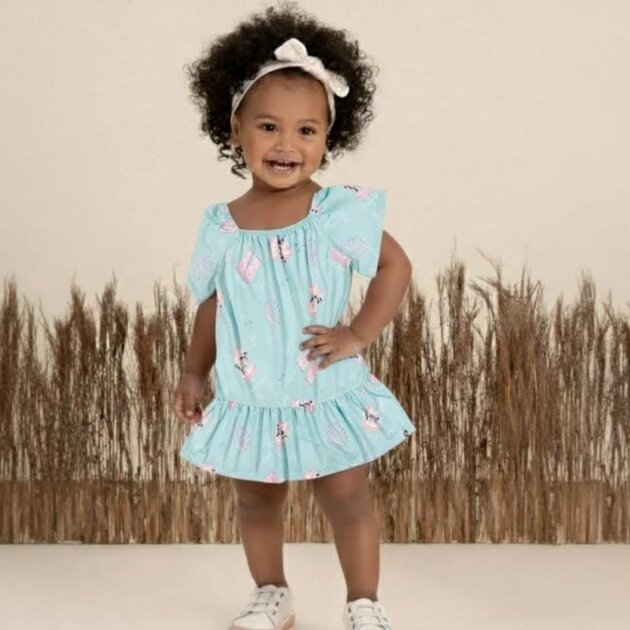 Vestido infantil com babado